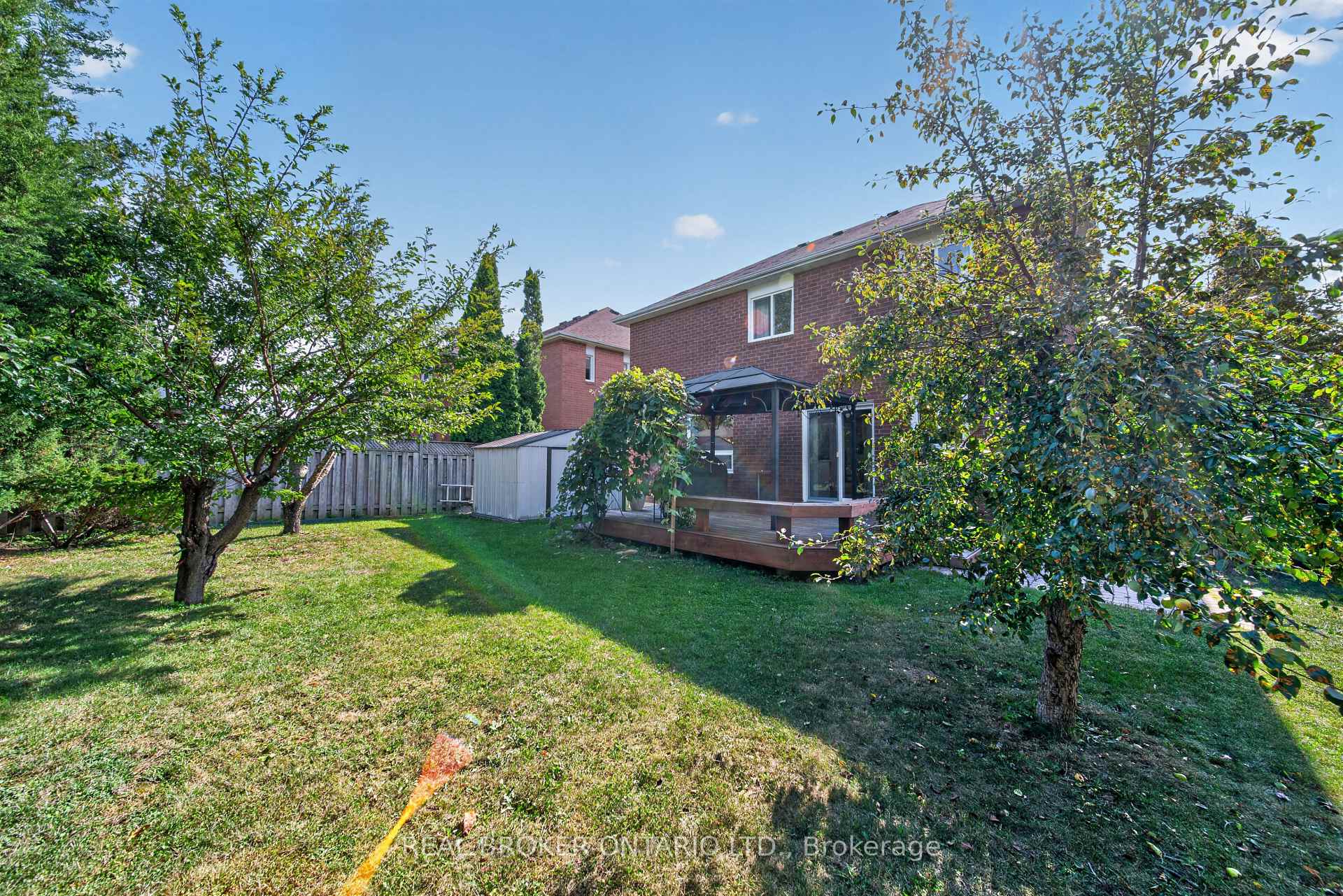 Photo 34 of 63 Eric Clarke Drive, Whitby, Rolling Acres — HOMEH