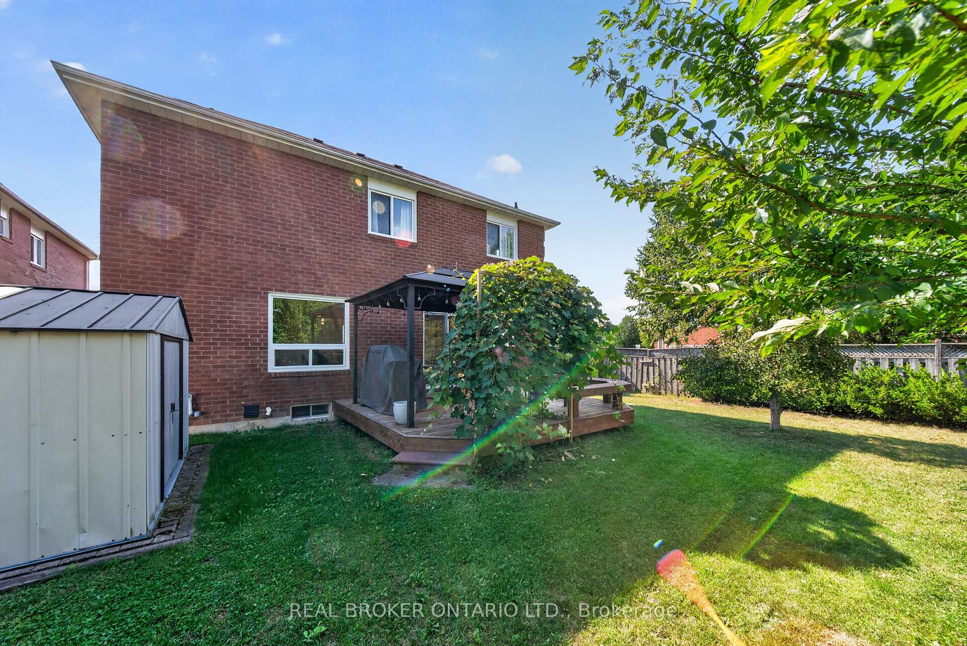 Photo 35 of 63 Eric Clarke Drive, Whitby, Rolling Acres — HOMEH
