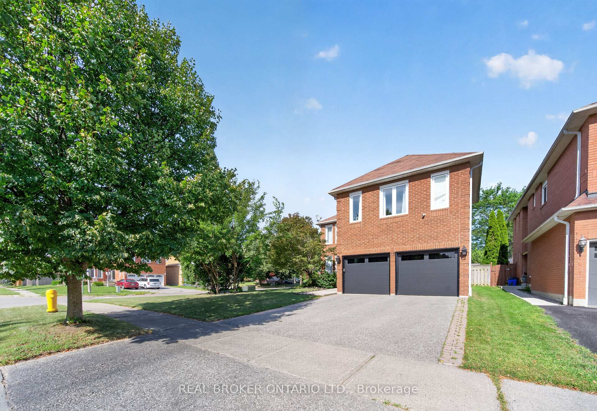 Photo 38 of 63 Eric Clarke Drive, Whitby, Rolling Acres — HOMEH