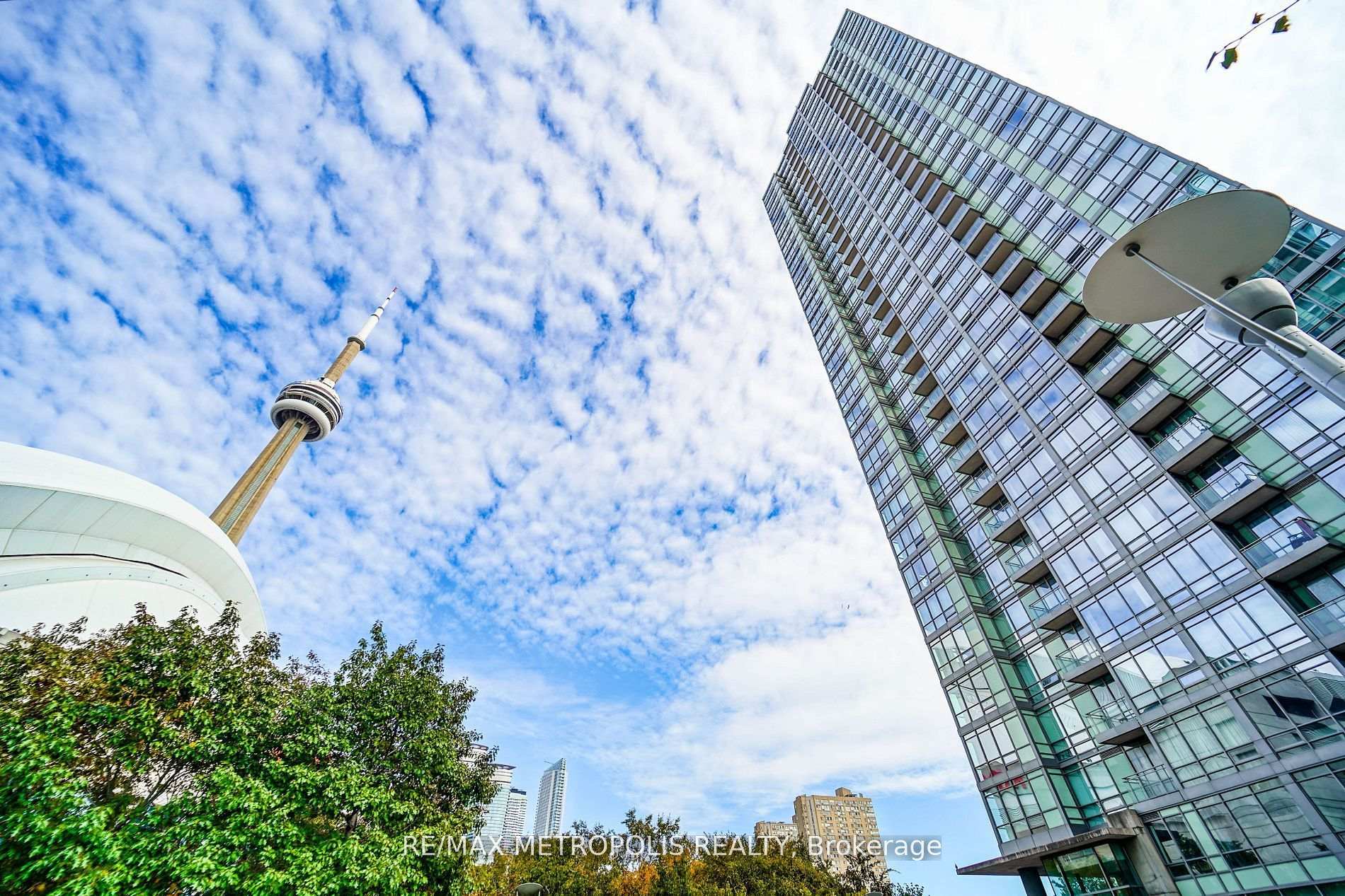 Photo 4 of Unit 2503, 5 Mariner Terrace, Toronto, Waterfront Communities — HOMEH