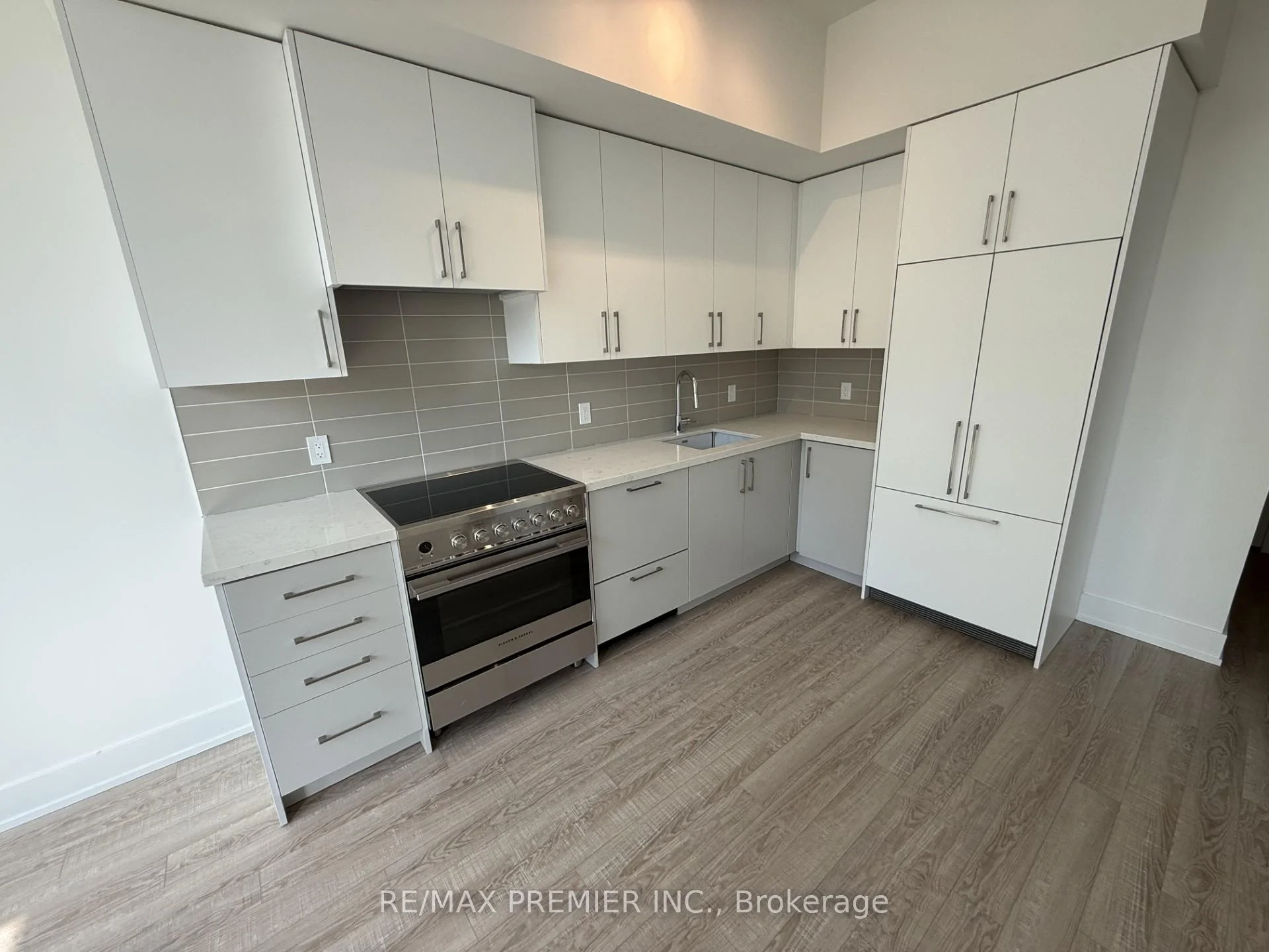 Photo 9 of Unit 106, 2075 King Road, King, King City — HOMEH