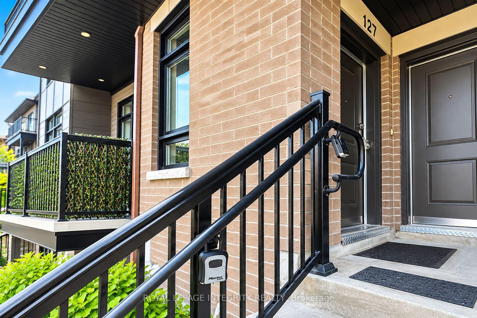 Photo 2 of 127 Fairweather Street, Ottawa, Leitrim — HOMEH