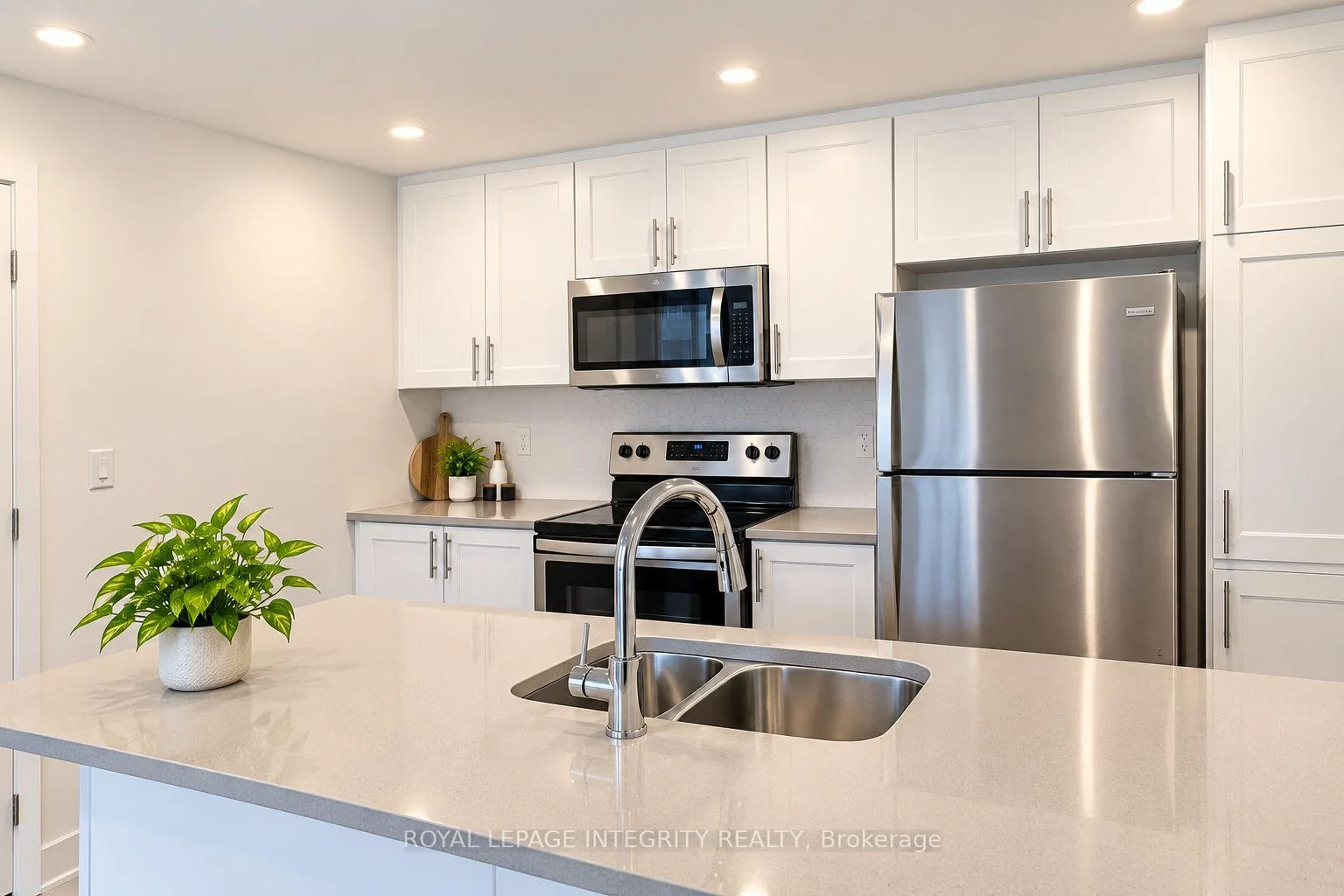 Photo 7 of 127 Fairweather Street, Ottawa, Leitrim — HOMEH