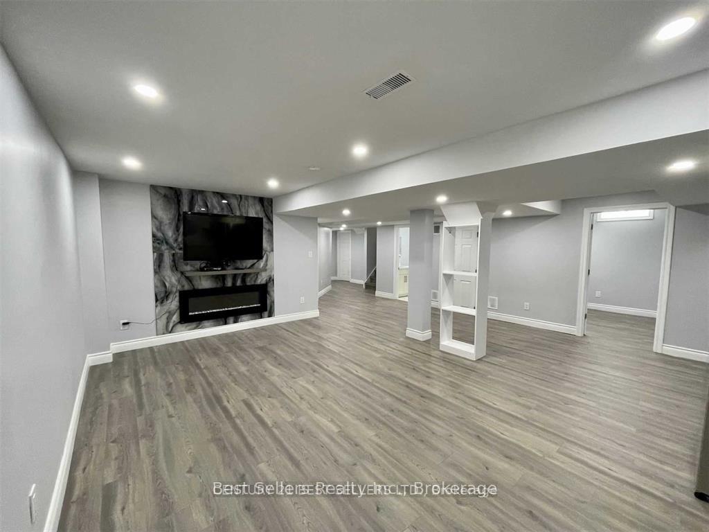 Photo 4 of Unit Bsmt, 32 Stephanie Avenue, Brampton, Bram West — HOMEH