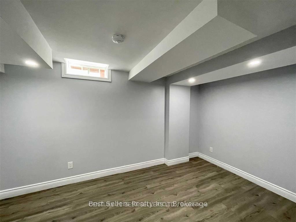 Photo 6 of Unit Bsmt, 32 Stephanie Avenue, Brampton, Bram West — HOMEH