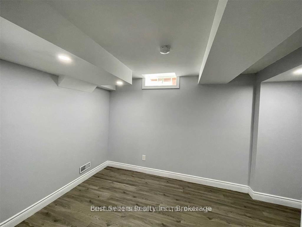 Photo 7 of Unit Bsmt, 32 Stephanie Avenue, Brampton, Bram West — HOMEH