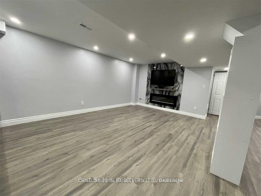 Photo 11 of Unit Bsmt, 32 Stephanie Avenue, Brampton, Bram West — HOMEH
