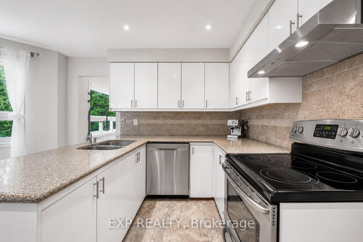Photo 12 of 16 Wainwright Avenue, Richmond Hill, North Richvale — HOMEH