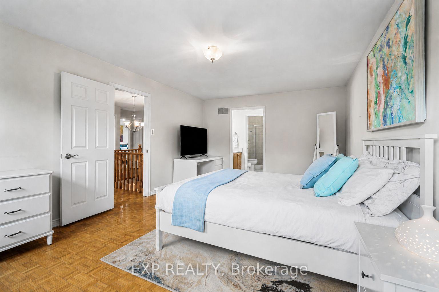 Photo 18 of 16 Wainwright Avenue, Richmond Hill, North Richvale — HOMEH