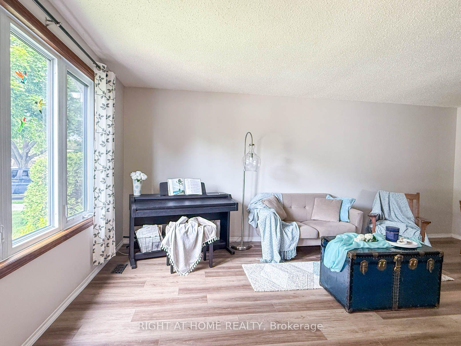 Photo 5 of 2623 Kaymar Crescent, Sarnia — HOMEH