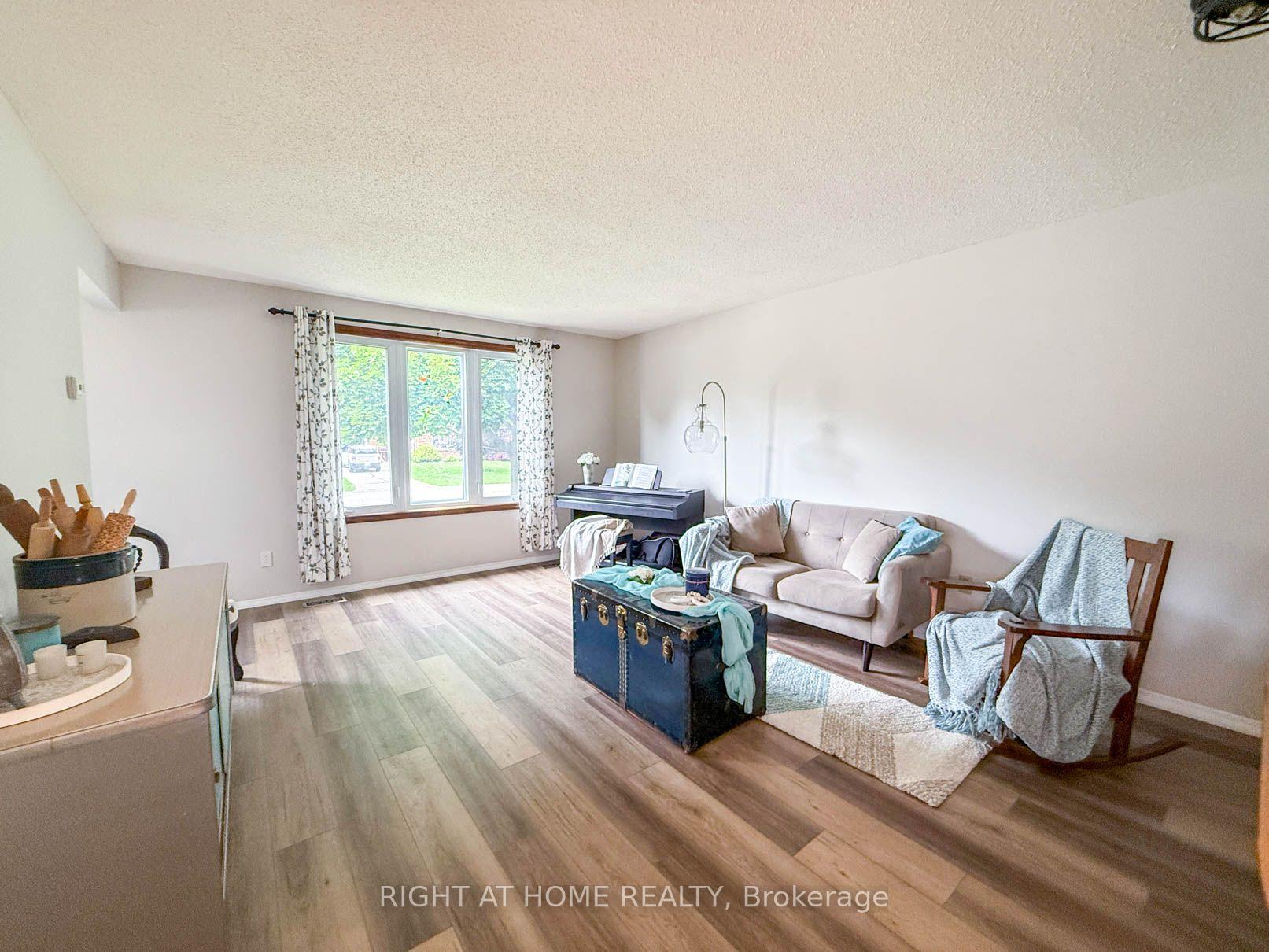 Photo 7 of 2623 Kaymar Crescent, Sarnia — HOMEH