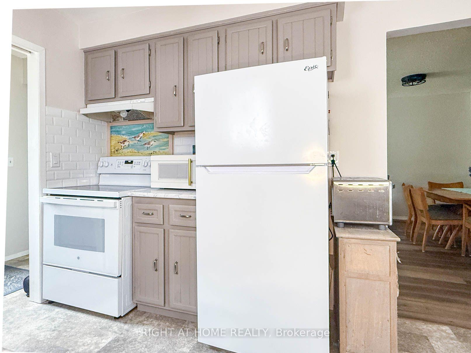 Photo 10 of 2623 Kaymar Crescent, Sarnia — HOMEH