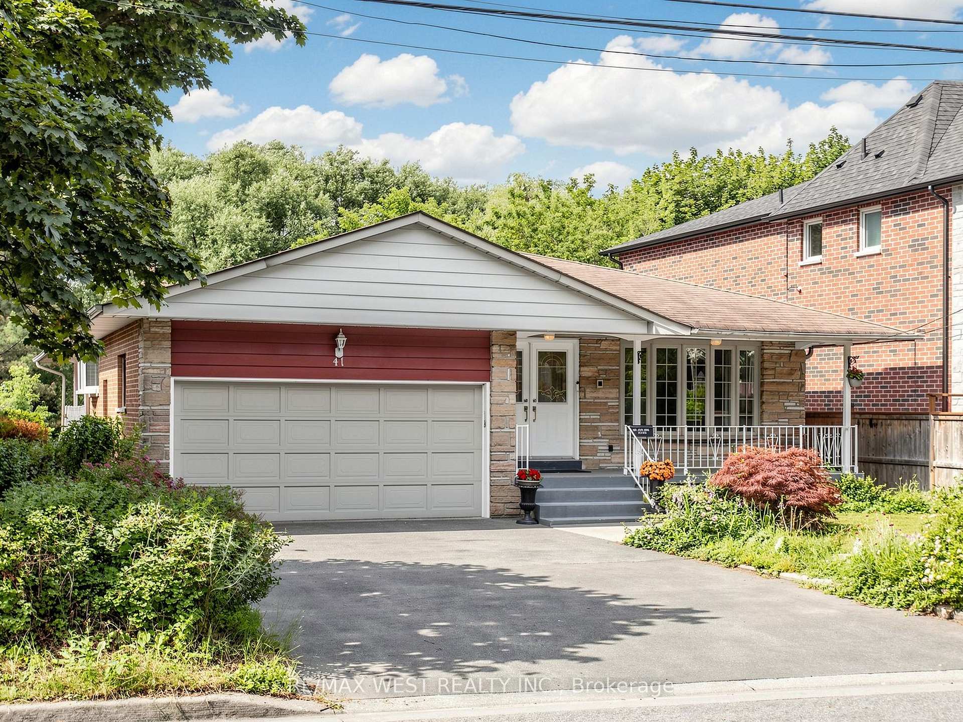 Photo of 41 Burnview Crescent