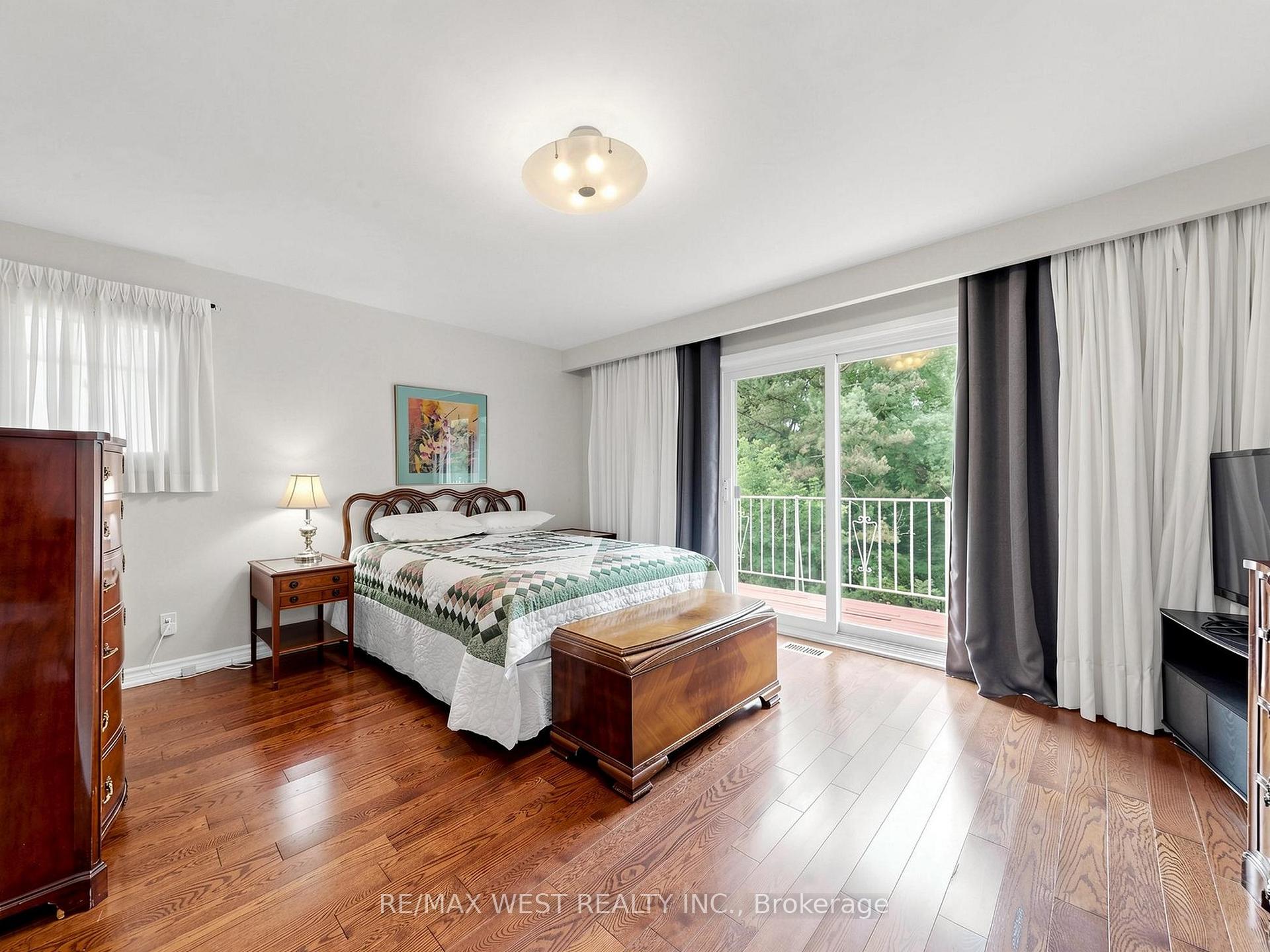 Photo 9 of 41 Burnview Crescent, Scarborough, Woburn — HOMEH