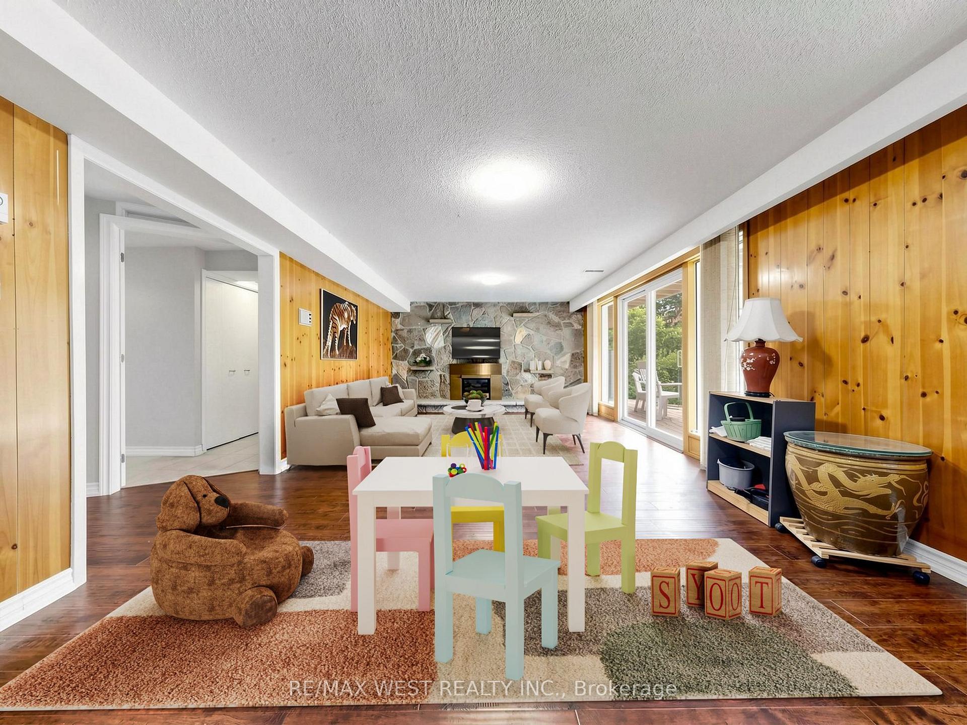 Photo 17 of 41 Burnview Crescent, Scarborough, Woburn — HOMEH