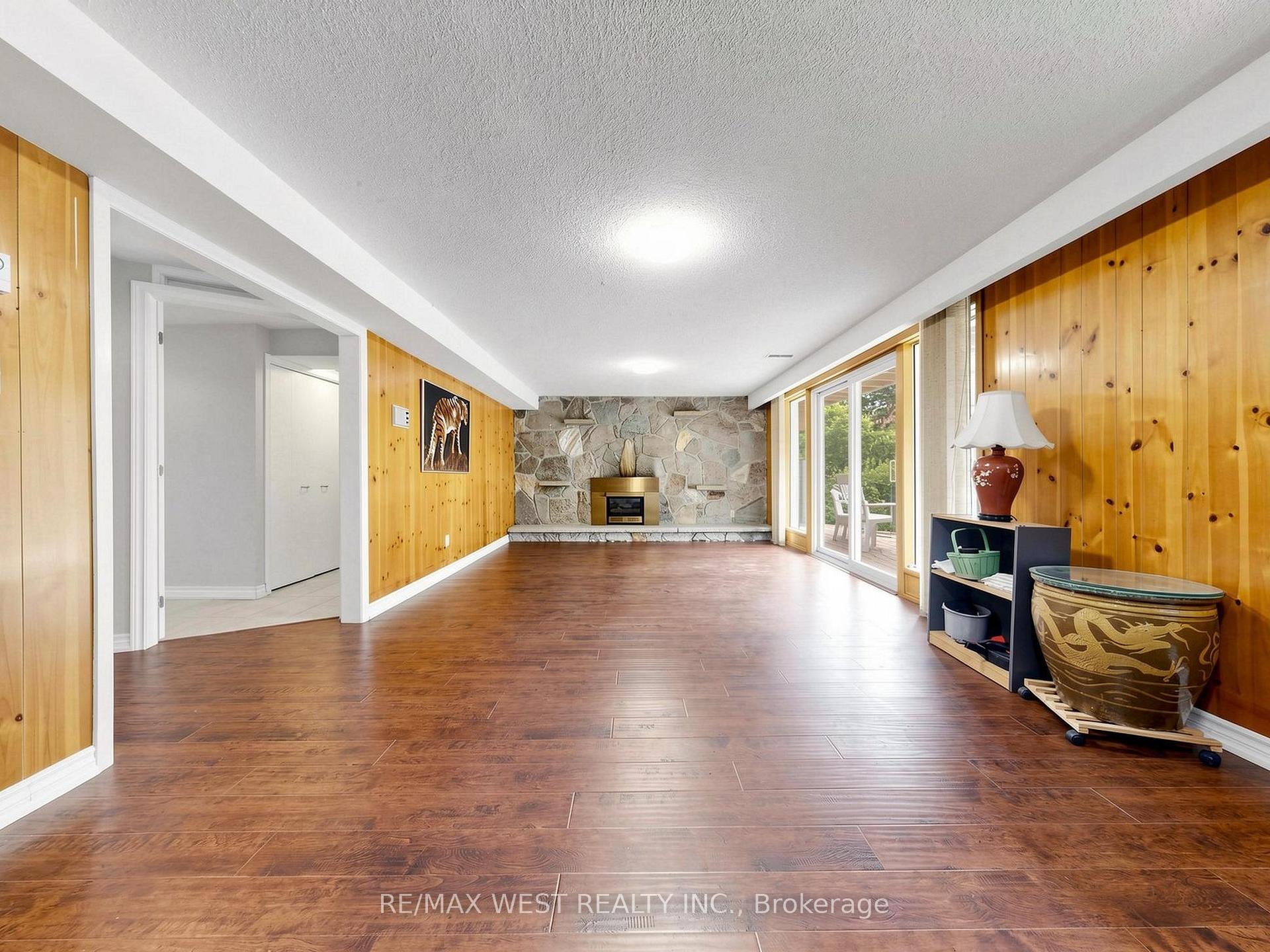 Photo 18 of 41 Burnview Crescent, Scarborough, Woburn — HOMEH