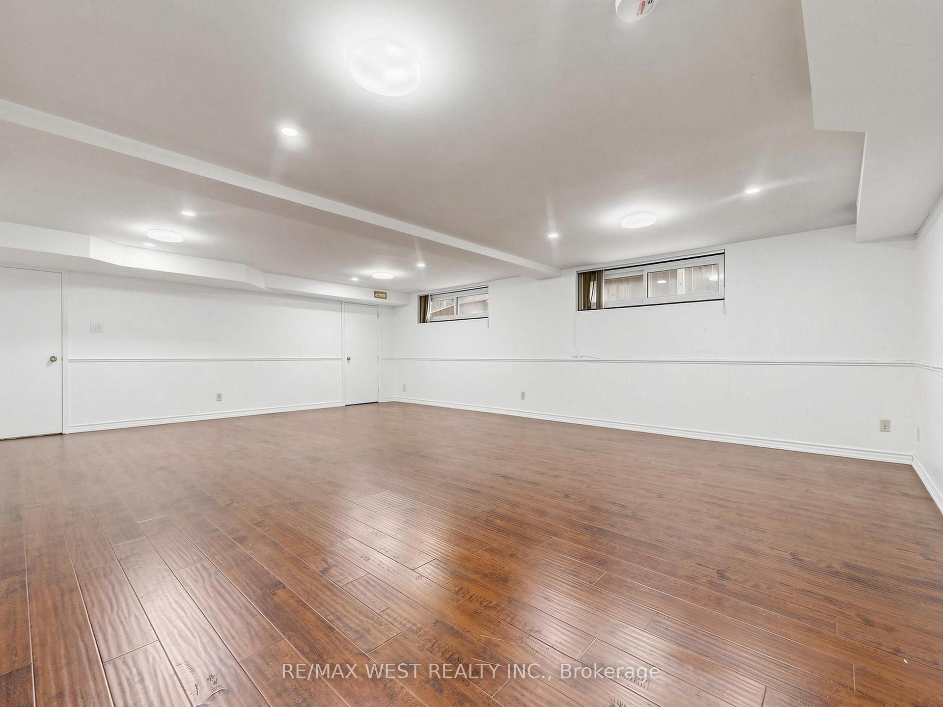 Photo 21 of 41 Burnview Crescent, Scarborough, Woburn — HOMEH