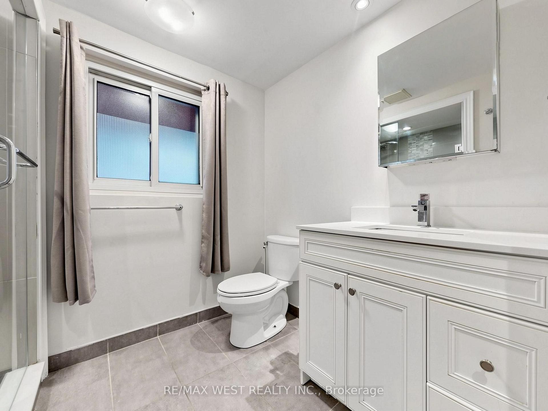 Photo 23 of 41 Burnview Crescent, Scarborough, Woburn — HOMEH