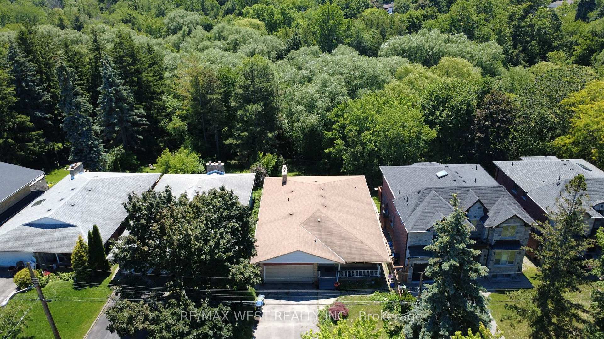 Photo 30 of 41 Burnview Crescent, Scarborough, Woburn — HOMEH