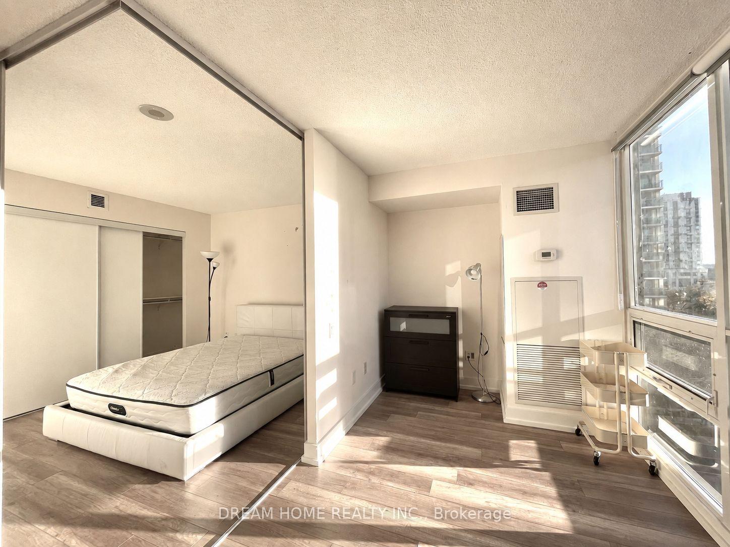 Photo 7 of Unit 711, 23 Sheppard Avenue E, North York, Willowdale East — HOMEH