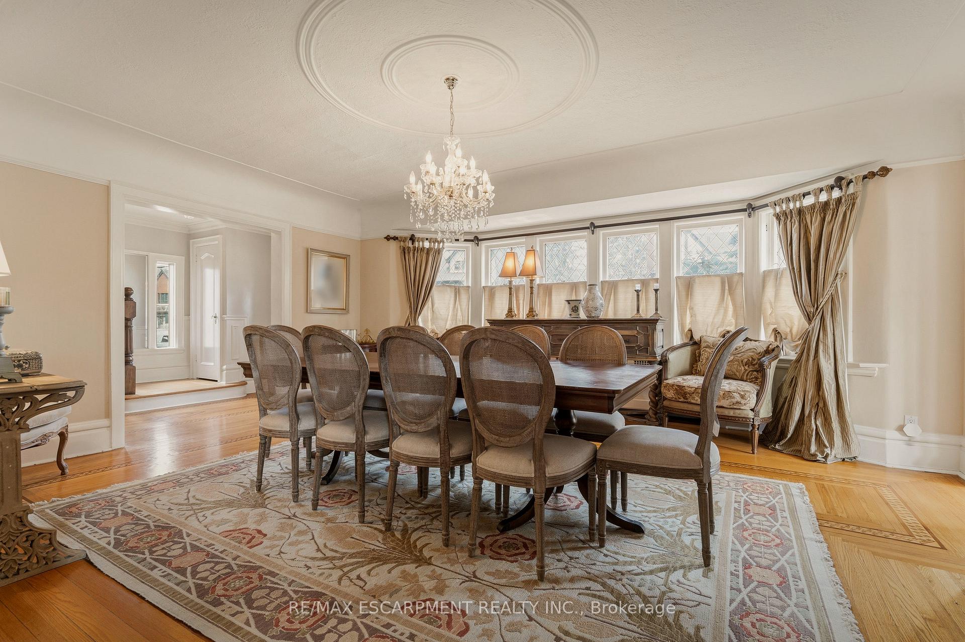 Photo 7 of 74 Oak Knoll Drive, Hamilton, Westdale — HOMEH