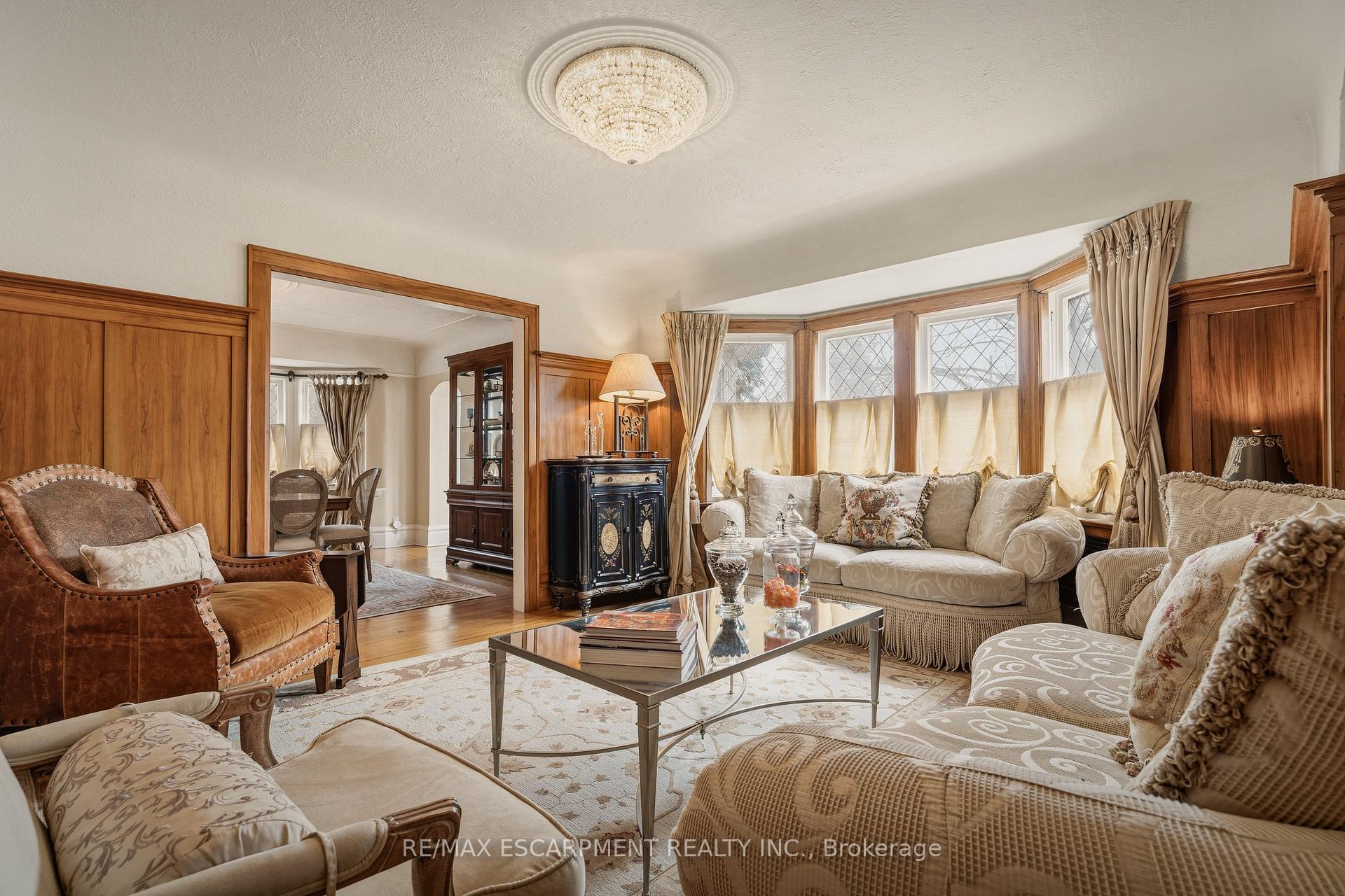 Photo 13 of 74 Oak Knoll Drive, Hamilton, Westdale — HOMEH