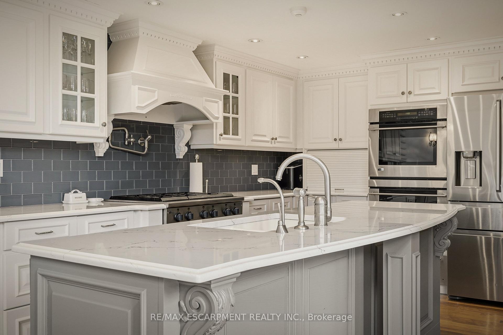 Photo 18 of 74 Oak Knoll Drive, Hamilton, Westdale — HOMEH