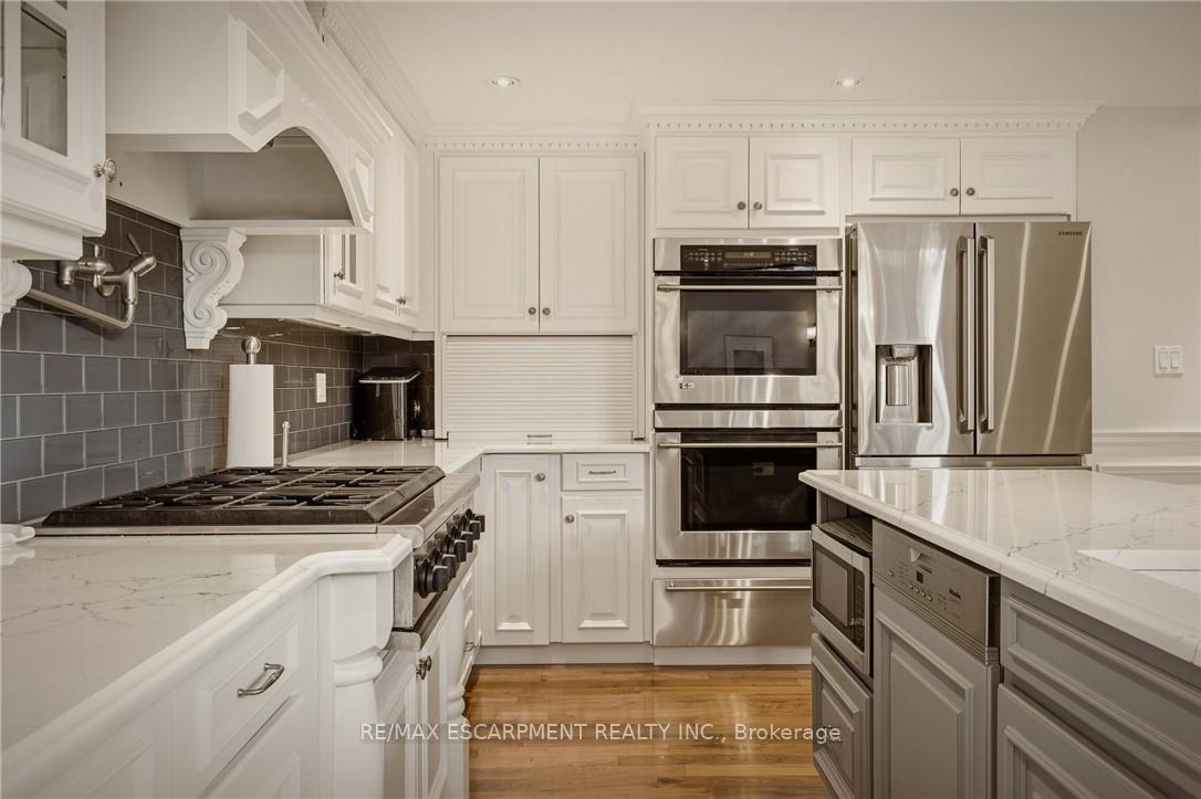 Photo 19 of 74 Oak Knoll Drive, Hamilton, Westdale — HOMEH