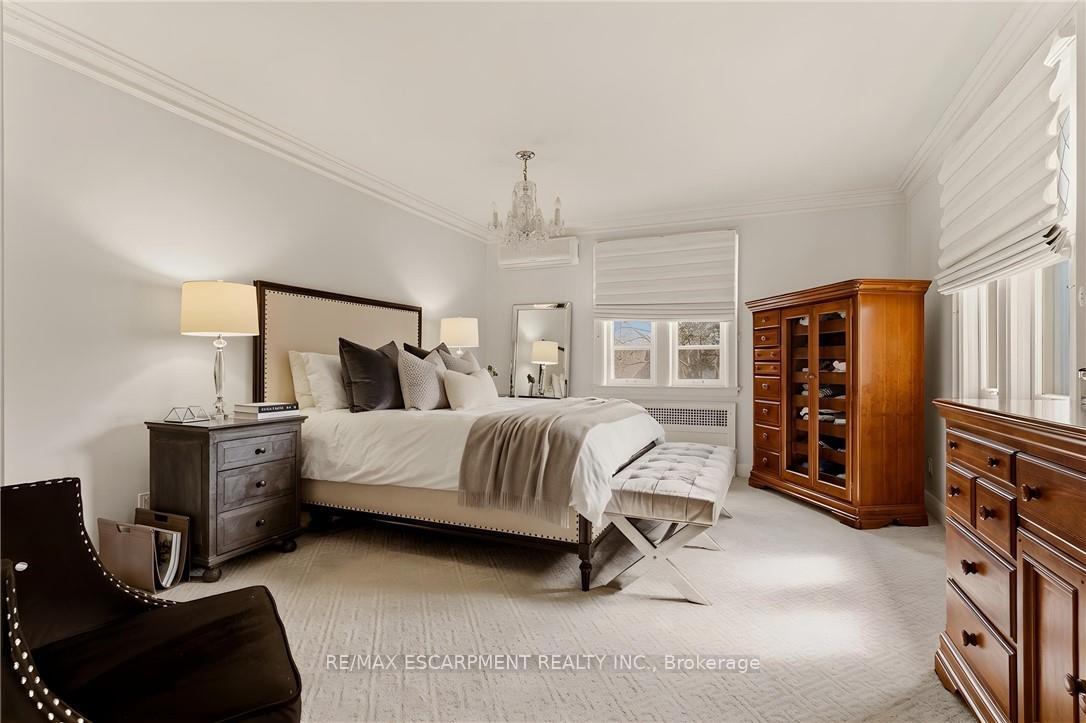 Photo 31 of 74 Oak Knoll Drive, Hamilton, Westdale — HOMEH