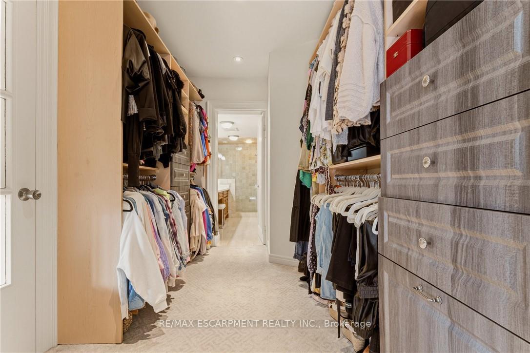 Photo 32 of 74 Oak Knoll Drive, Hamilton, Westdale — HOMEH
