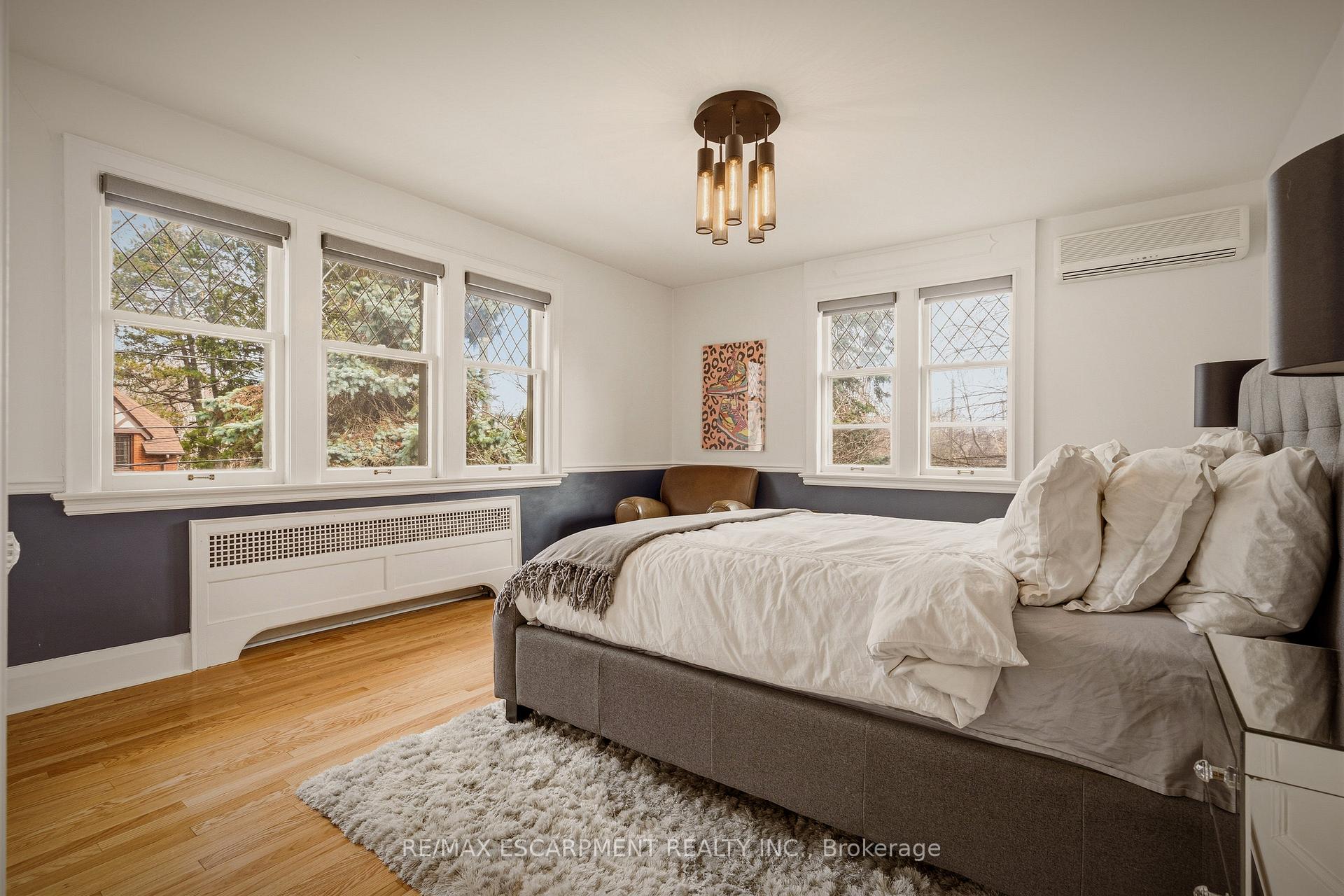 Photo 34 of 74 Oak Knoll Drive, Hamilton, Westdale — HOMEH