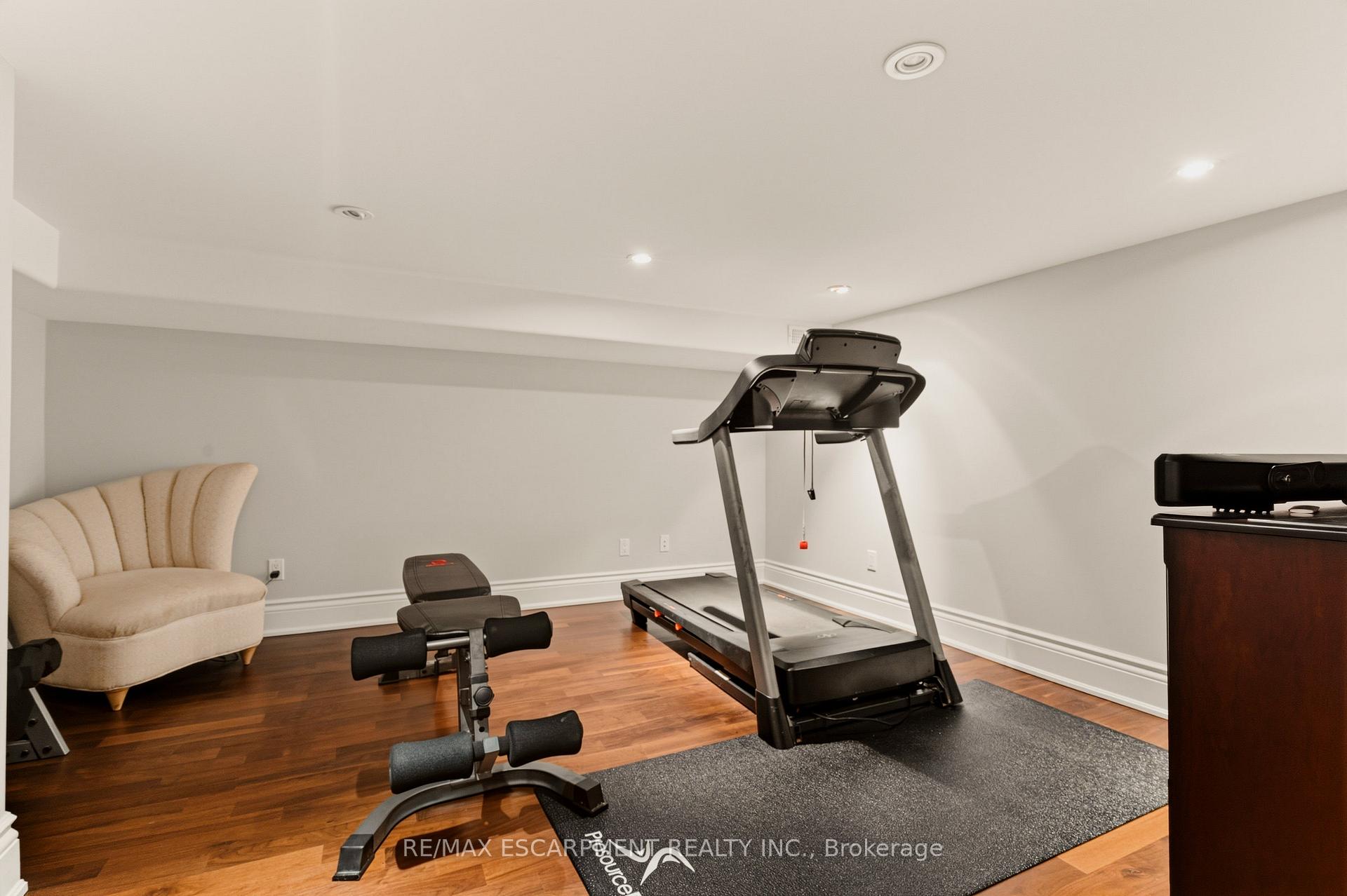 Photo 45 of 74 Oak Knoll Drive, Hamilton, Westdale — HOMEH