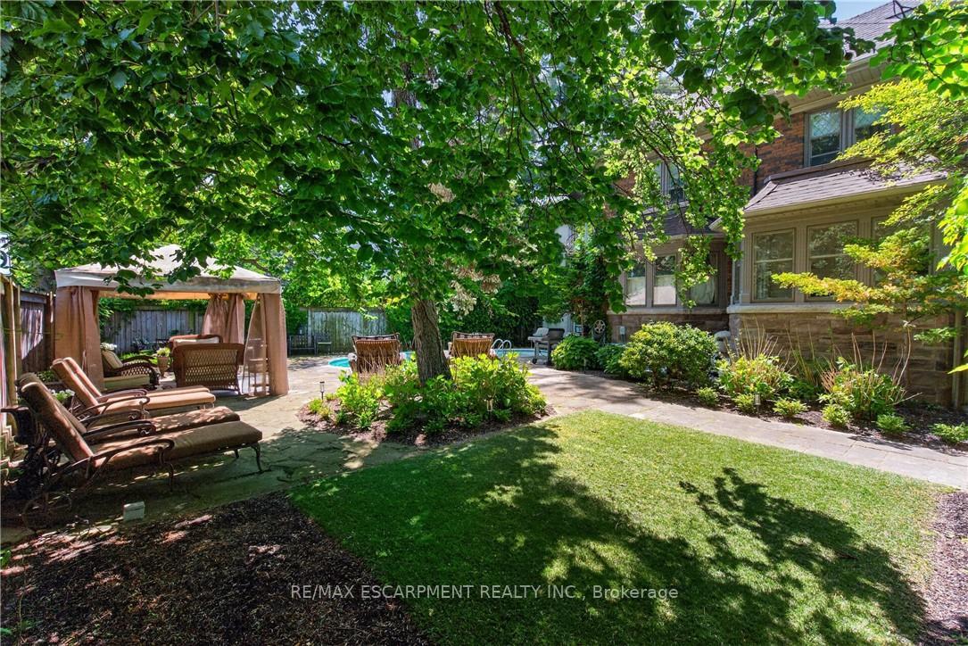 Photo 48 of 74 Oak Knoll Drive, Hamilton, Westdale — HOMEH