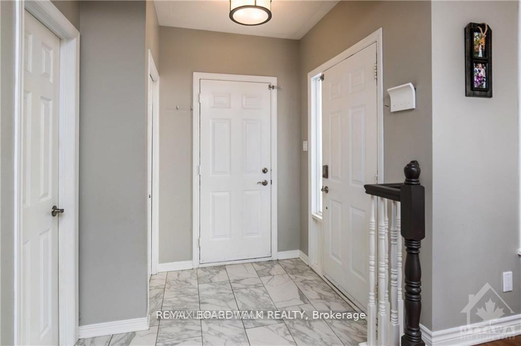 Photo 4 of 4291 Owl Valley Drive, Ottawa, Riverside South/Gloucester Glen — HOMEH