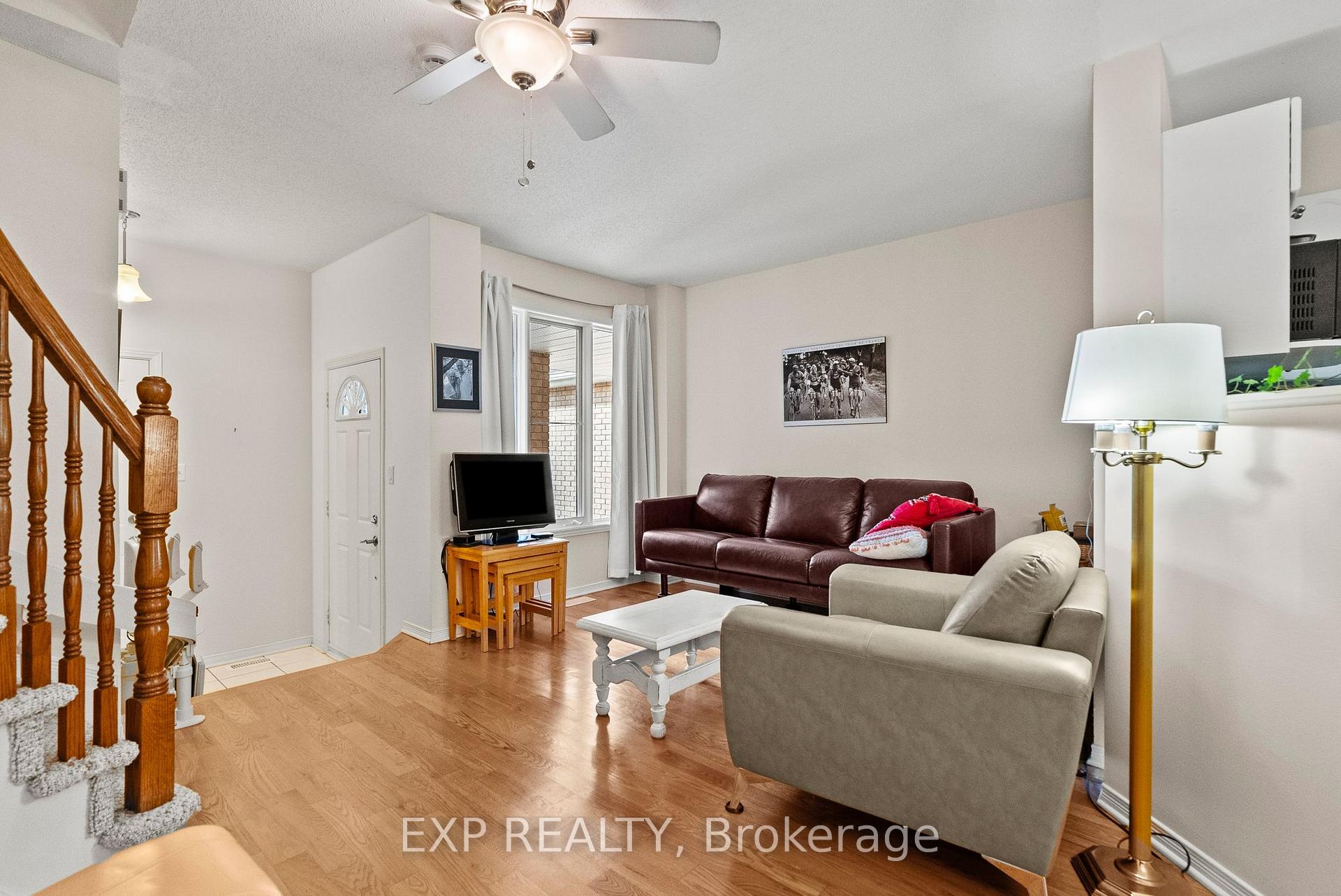 Photo 6 of 534 Lawler Crescent, Ottawa, Chatelaine Village — HOMEH