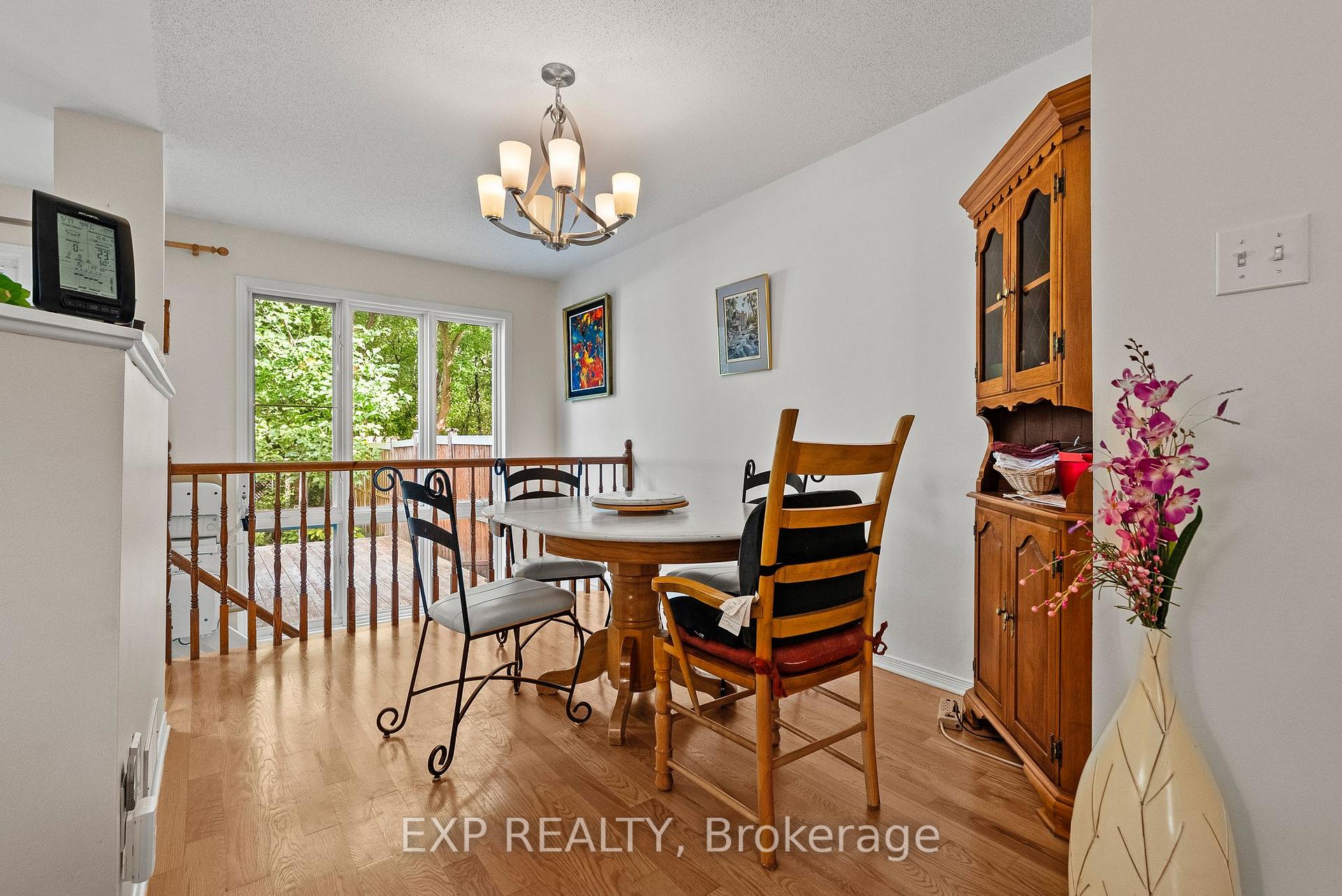 Photo 8 of 534 Lawler Crescent, Ottawa, Chatelaine Village — HOMEH