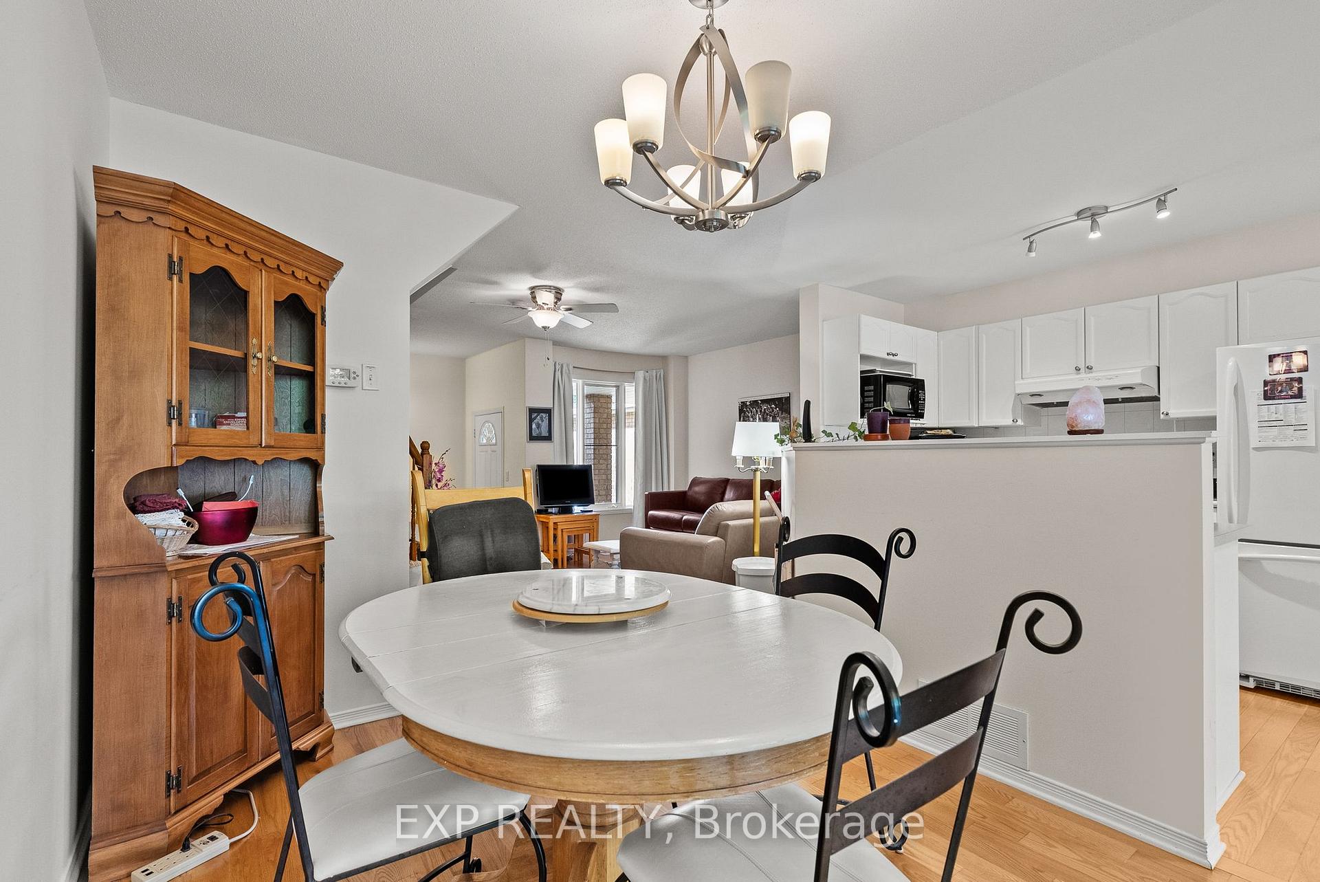 Photo 10 of 534 Lawler Crescent, Ottawa, Chatelaine Village — HOMEH