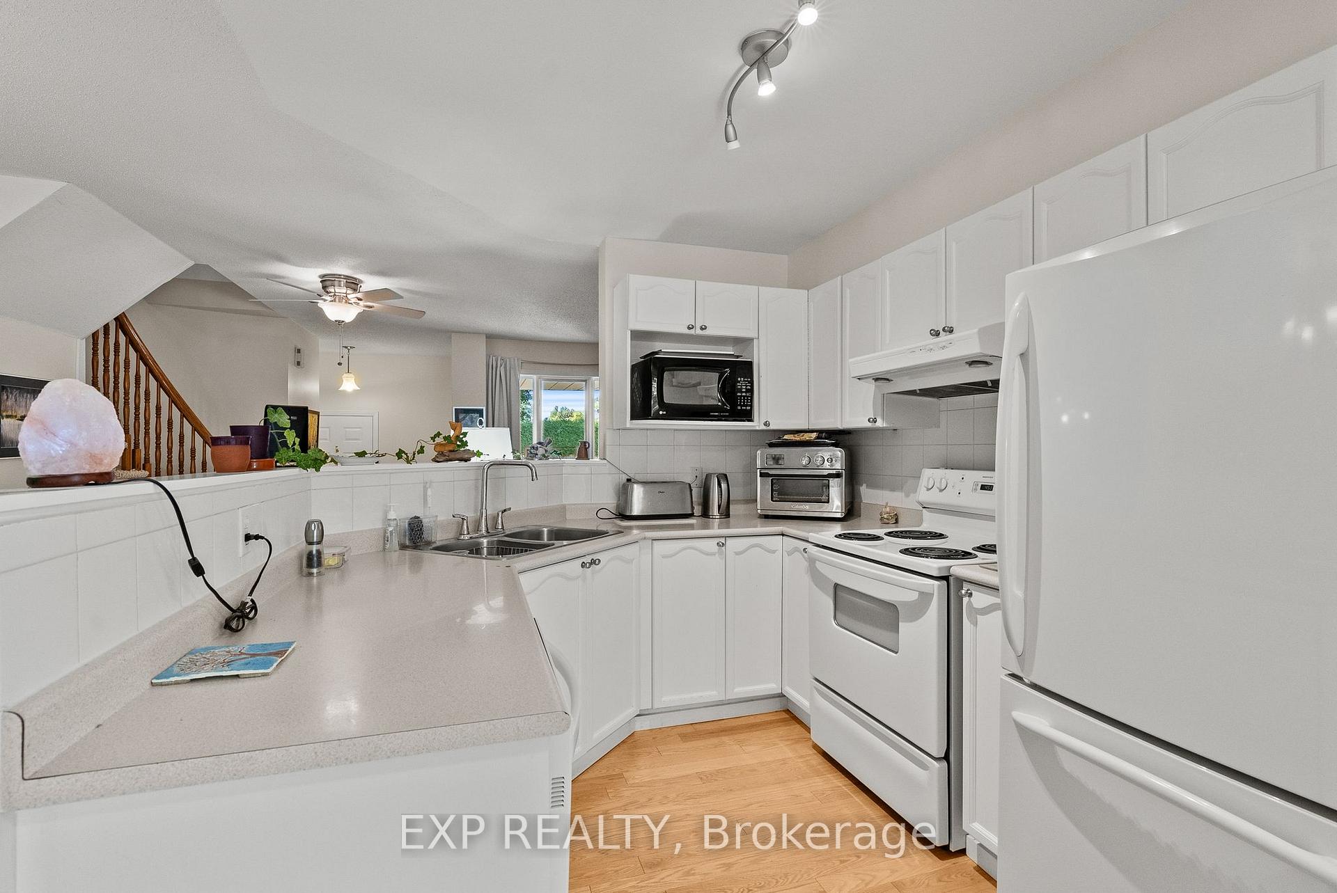 Photo 11 of 534 Lawler Crescent, Ottawa, Chatelaine Village — HOMEH
