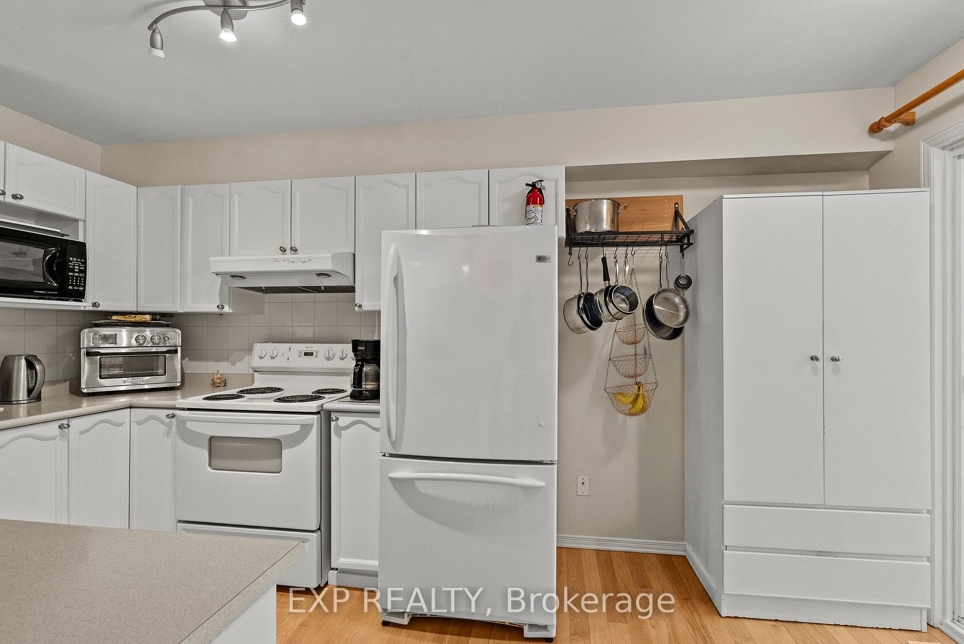 Photo 14 of 534 Lawler Crescent, Ottawa, Chatelaine Village — HOMEH