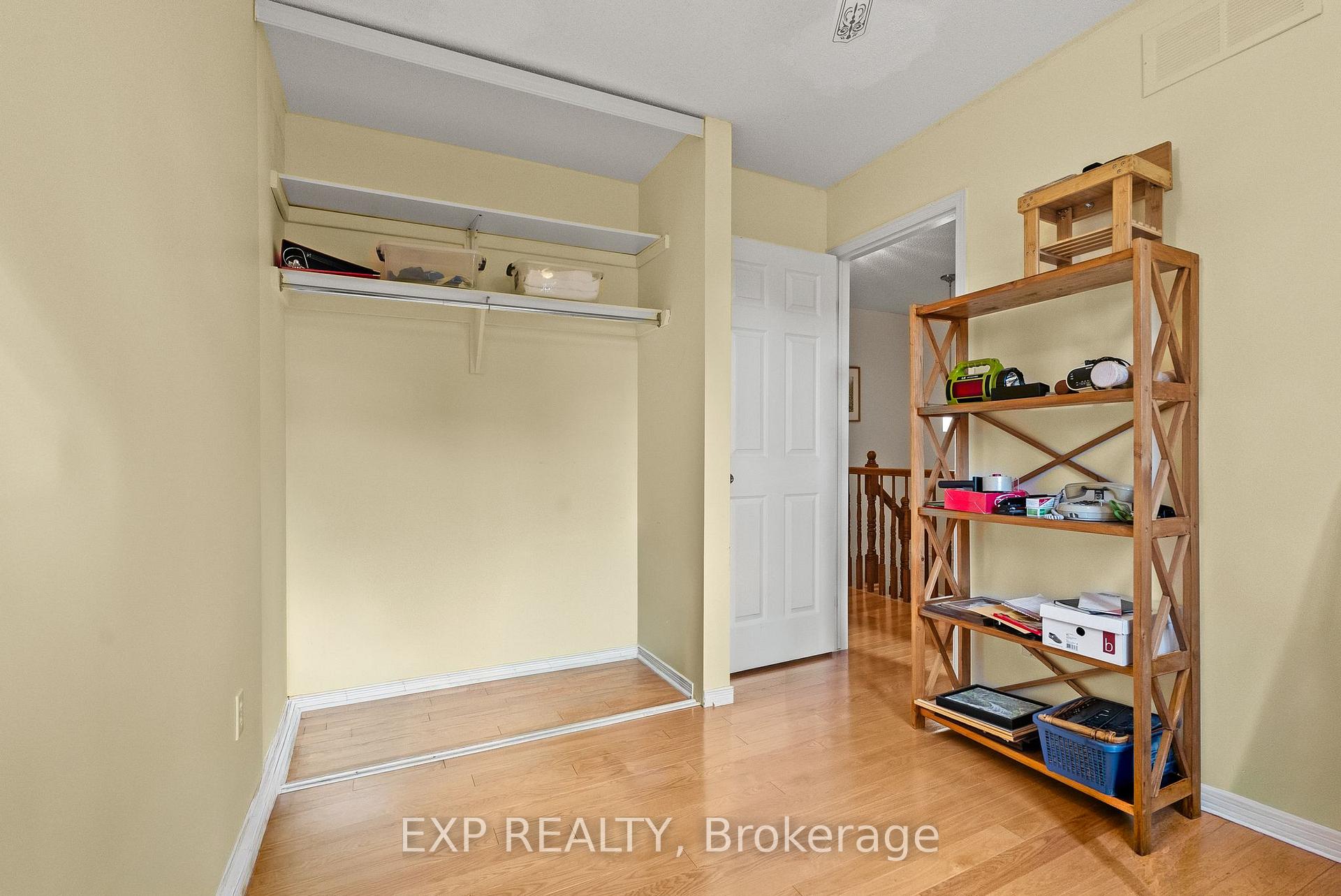 Photo 23 of 534 Lawler Crescent, Ottawa, Chatelaine Village — HOMEH