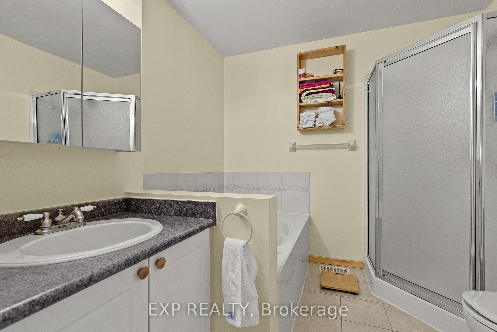Photo 26 of 534 Lawler Crescent, Ottawa, Chatelaine Village — HOMEH