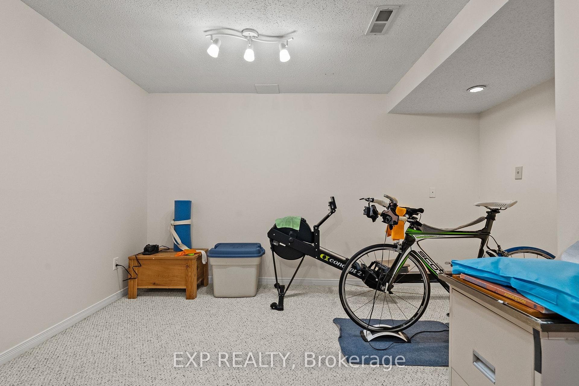 Photo 32 of 534 Lawler Crescent, Ottawa, Chatelaine Village — HOMEH