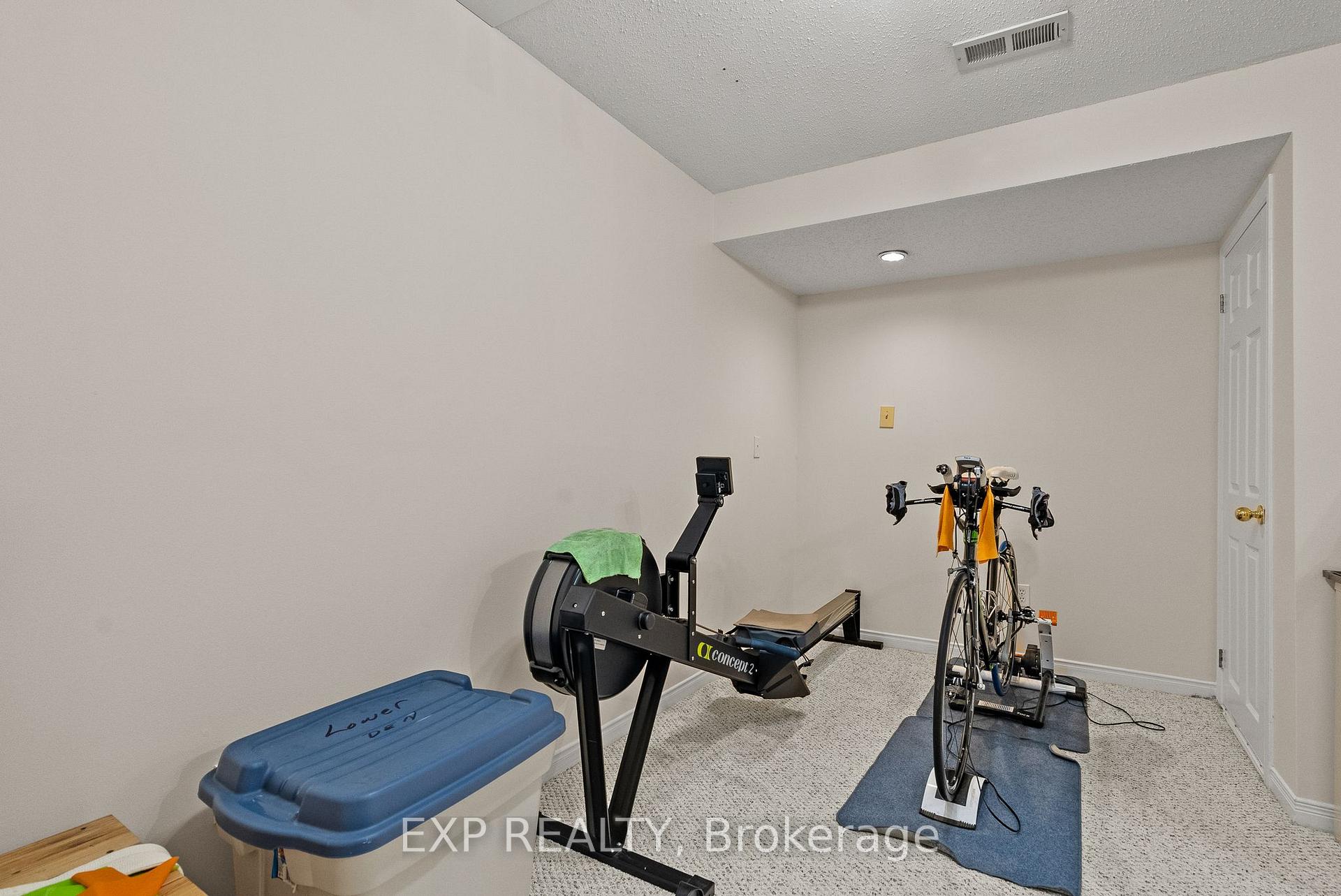 Photo 33 of 534 Lawler Crescent, Ottawa, Chatelaine Village — HOMEH