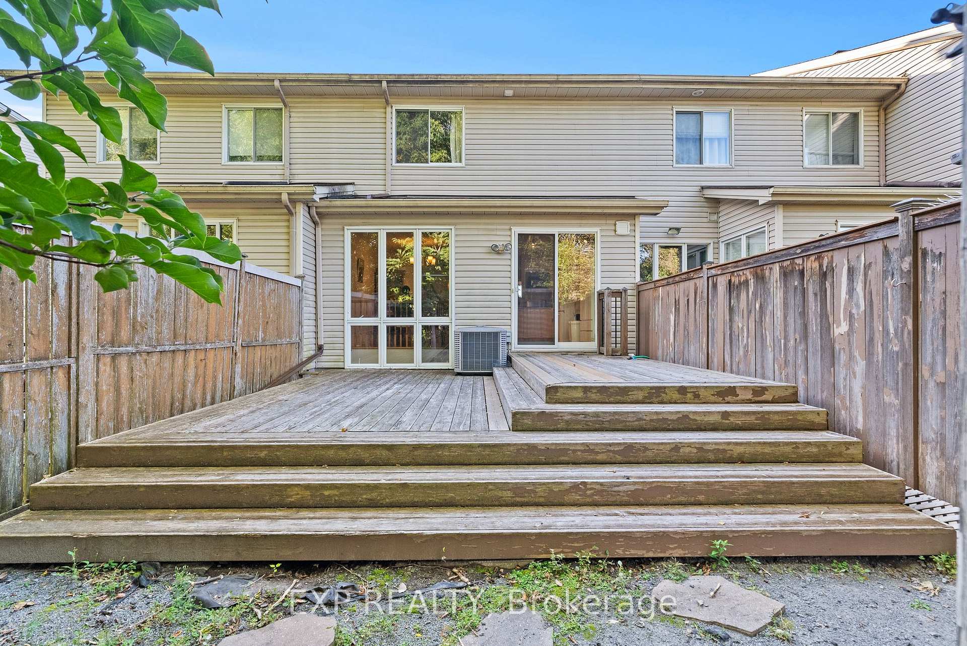 Photo 39 of 534 Lawler Crescent, Ottawa, Chatelaine Village — HOMEH