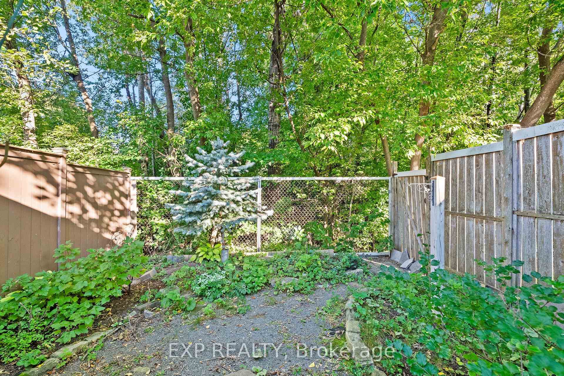 Photo 40 of 534 Lawler Crescent, Ottawa, Chatelaine Village — HOMEH