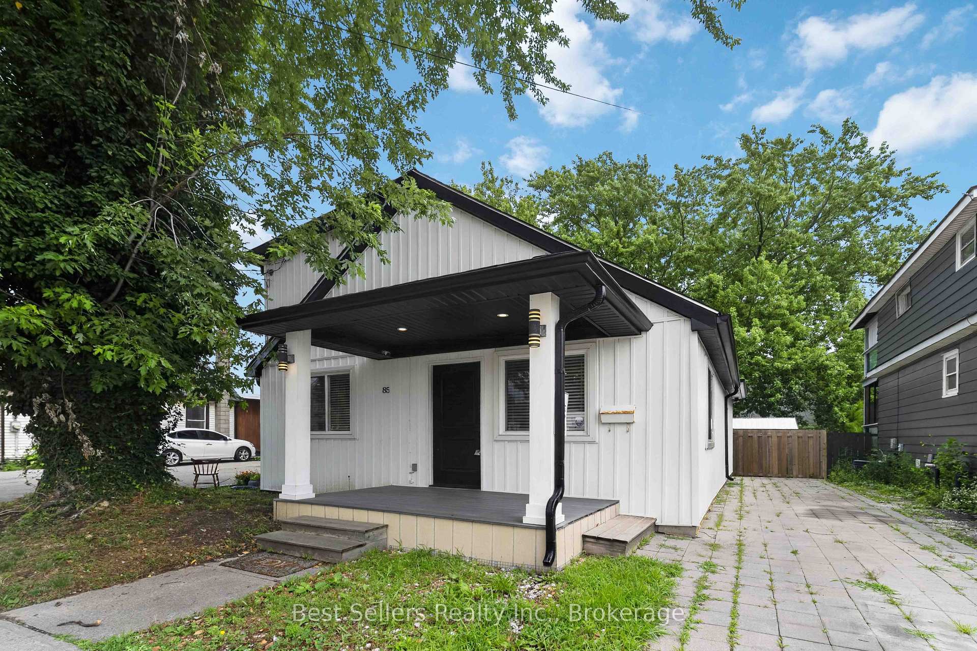 Photo 2 of 85 Pelham Road, St. Catharines, Western Hill — HOMEH
