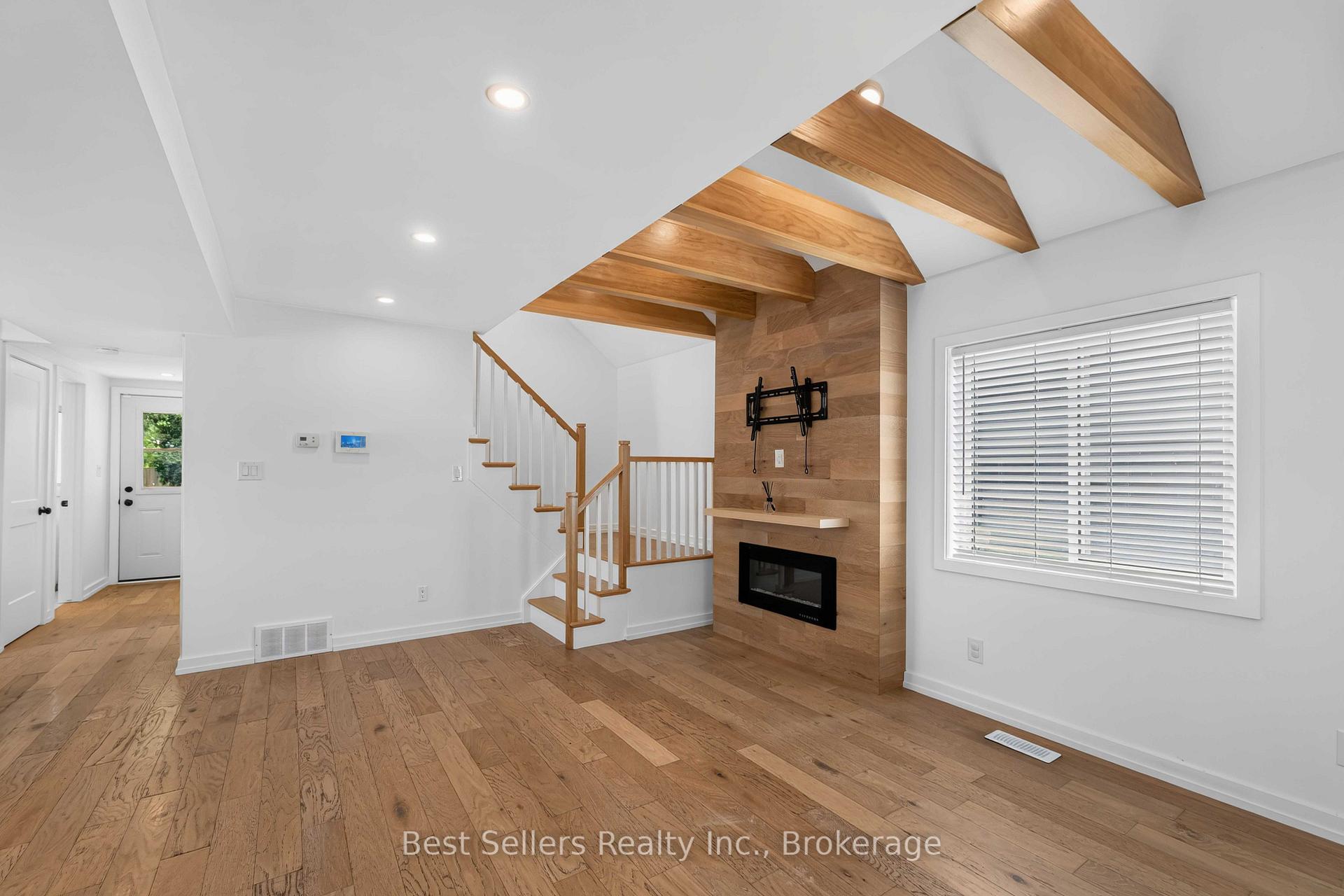 Photo 5 of 85 Pelham Road, St. Catharines, Western Hill — HOMEH