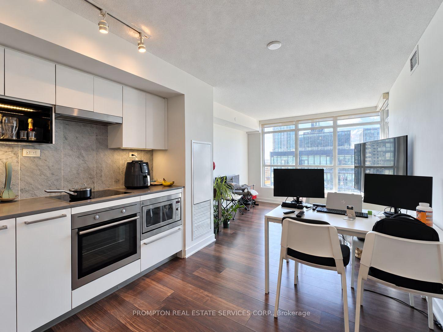 Photo 2 of Unit 1615, 80 Queens Wharf Road, Toronto, Waterfront Communities — HOMEH