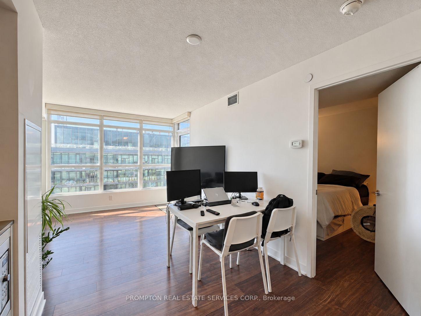 Photo 3 of Unit 1615, 80 Queens Wharf Road, Toronto, Waterfront Communities — HOMEH