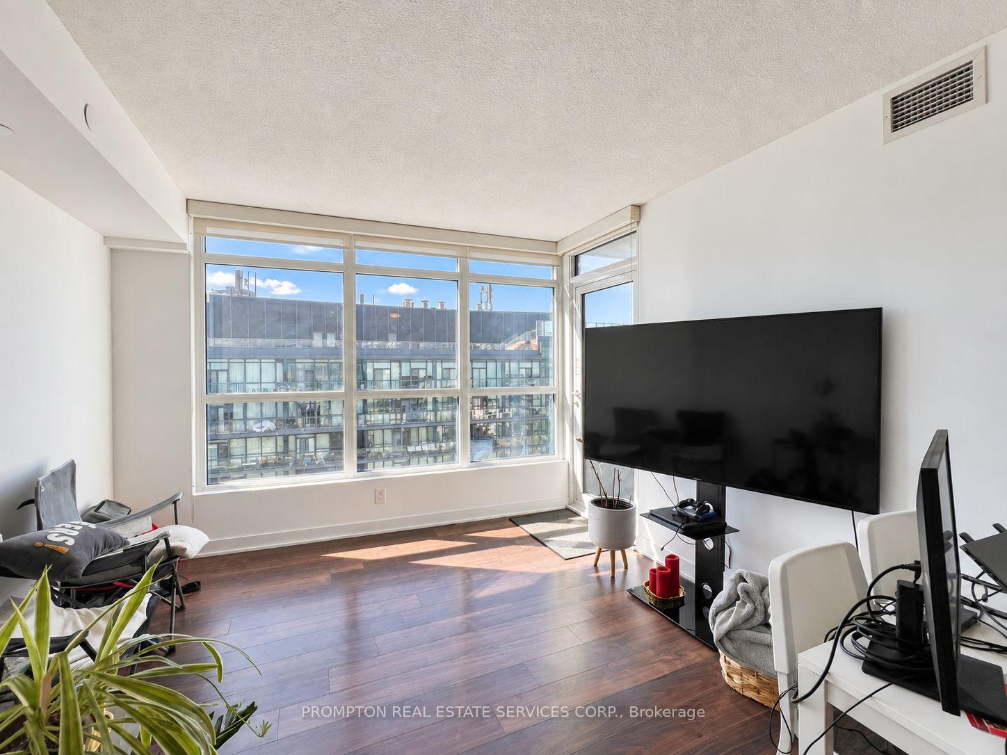 Photo 5 of Unit 1615, 80 Queens Wharf Road, Toronto, Waterfront Communities — HOMEH